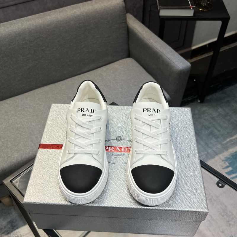 Pra*a casual shoes